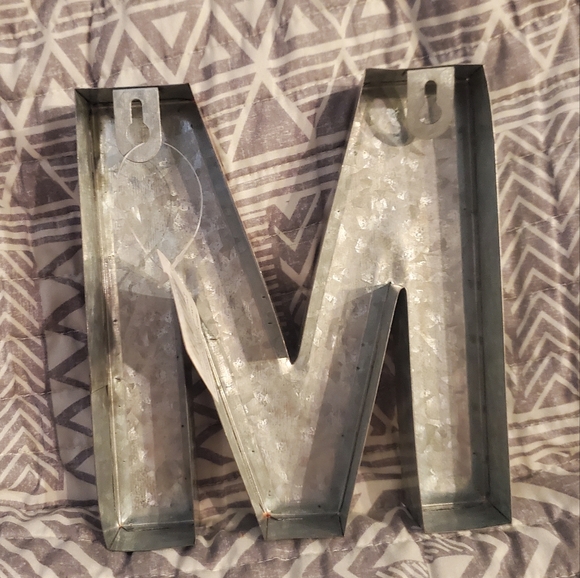 Metal letter M hangable - Picture 2 of 4